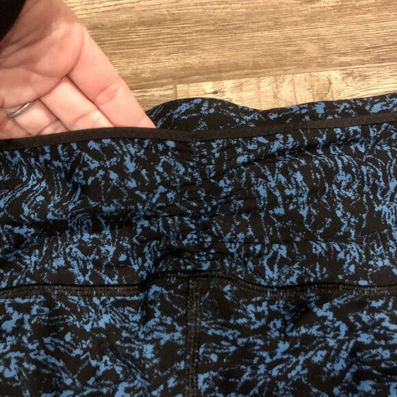 Lululemon Out Run High Rise Crop Leggings 2 Iced Wave Blue Black Multi Pockets - Picture 11 of 12